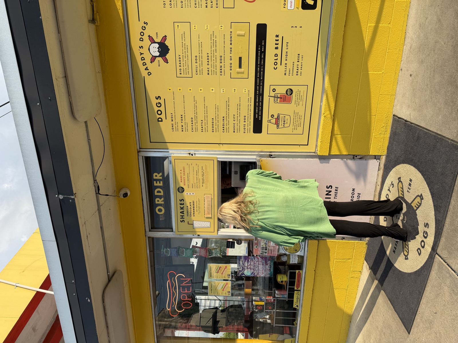 Ordering at the walk-up window, Daddy's Dogs, The Nations, Nashville